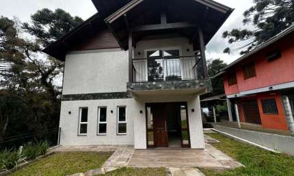Casa 4 Dormitórios à venda no Bairro Carniel com 254 m² de área privativa - 2 vagas de garagem