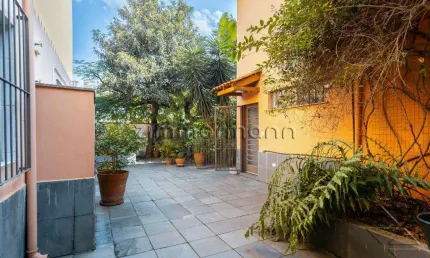 Casa com 3 quartos à venda na Rua Saramenha, --, Sumaré, São Paulo, 258 m2 por R$ 1.800.000