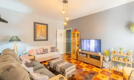 APARTAMENTO SEMIMOBILIADO COM 3 QUARTOS NO PETRÓPOLIS