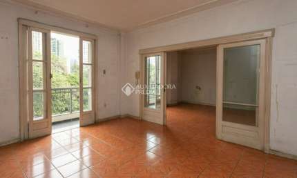 Ótimo apartamento original no centro Histórico de 3 dormitórios, andar al