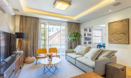 APARTAMENTO DE REVISTA, TODO REFORMADO E DECORADO POR ARQUITETO.