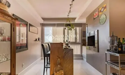 Apartamento Espaçoso com 3 Dormitórios e 2 Vagas no Bairro Menino Deus