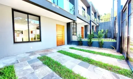 Sobrado Novo e Exclusivo com Vista para o Rio – Arquitetura Contemporânea e Alto Padrão de Acabamento!