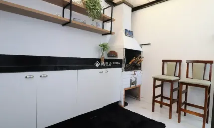 Sobrado Modernizado com Vista para o Guaíba – Bairro Tristeza