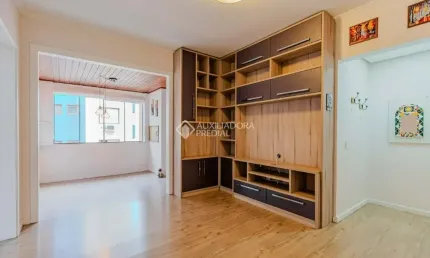 Apartamento semimobiliado de 2 dormitórios com suíte e 2 vagas no bairro Tristeza – Porto Alegre