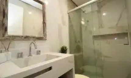 Sobrado totalmente reformado na tristeza 2 d 4 vagas