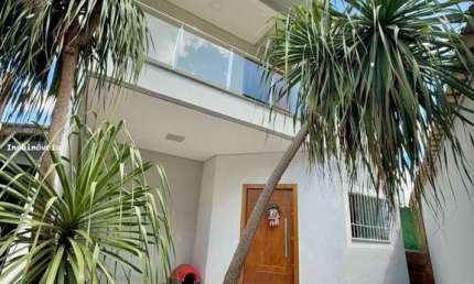 Casa para Venda em Contagem, Colorado, 3 dormitórios, 2 suítes, 3 banheiros, 6 vagas