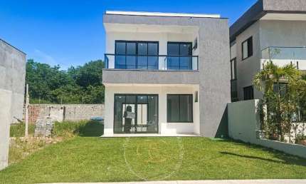 Casa com 4 quartos à venda na Rua Sucupió, Abrantes, Camaçari por R$ 980.000