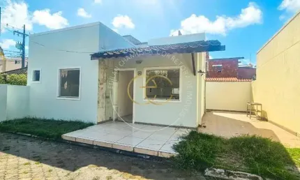 Casa com 2 quartos à venda na Rua Sucupió, sn, Abrantes, Camaçari por R$ 300.000