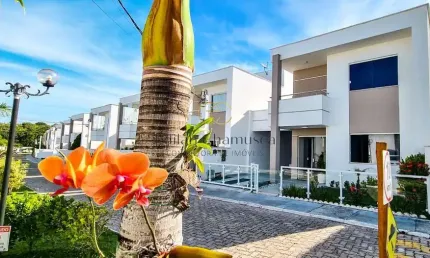 Casa para alugar na Rua Sucupió, sn, Abrantes, Camaçari