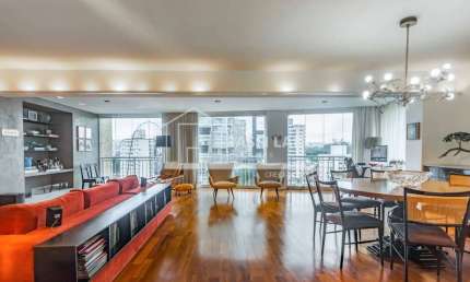 Apartamento com 185 m² 3 suítes para comprar no bairro Itaim Bibi.