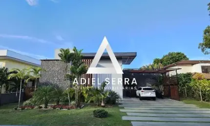 Busca Vida - 1.052m² total - 3 suítes - Área Gourmet - Piscina - Energia solar - Poço - Canil - Pé direito duplo - Cozinha integrada - 4 vagas