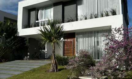 Alphaville Litoral Norte 03 - Casa com 3 suítes + home - Dependência completa - Piscina e área gourmet - PORTEIRA FECHADA - ENERGIA SOLAR