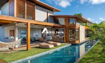 Mansão em Praia do Forte - Piscinas Naturais - Jangadas - 05 suítes - Fino acabamento - Lote próximo ao mar - PORTEIRA FECHADA