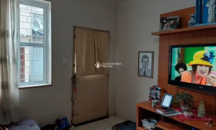 APARTAMENTO 3 QUARTOS TÉRREO COM PÁTIO NO BAIRRO IAPI COM GARAGEM