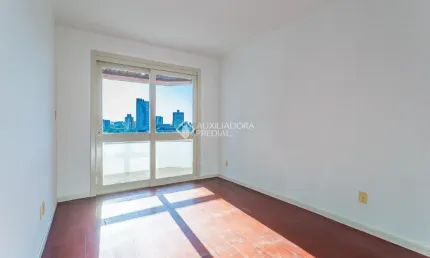 Apartamento dois dormitórios com sacada  e uma vaga coberta