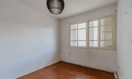 Ótimo apartamento 1 dormitório amplo com sadadão bem localizado
