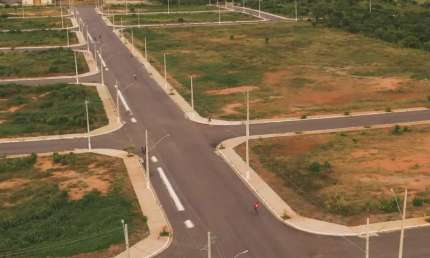 Lotes bem localizados no bairro Bosque da Figueira, a