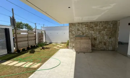 Casa luxuosa e bem localizada a venda no bairro Bosque da Figueira em Governador Valadares/MG