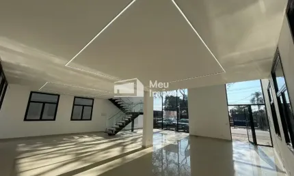 Ponto comercial com 231 metros e mezanino - locação