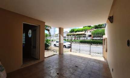 Aluguel e Venda Casa Residencial ou Comercial disponível recém reformada - Centro, Jacareí - SP
