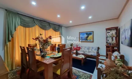 Casa Residencial ou Comercial com 5 Dormitórios e 2 Suítes – Bairro Palmeiras de São José – Zona Sul de São José dos Campos/SP.