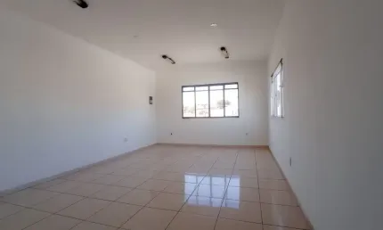 Sala Comercial 35m² com Banheiro Privativo – Ideal para Estética, Manicure ou Escritório – Bosque dos Eucaliptos