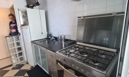 Lindo apartamento, espaçoso e aconchegante:  - 1 dormitório , sendo 1 suíte - Living ampliado