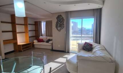 Lindo apartamento, espaçoso e aconchegante:  - 1 dormitório , sendo 1 suíte - Living ampliado