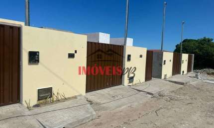 Casa a venda em carapibus com 2 quartos, com piscina.