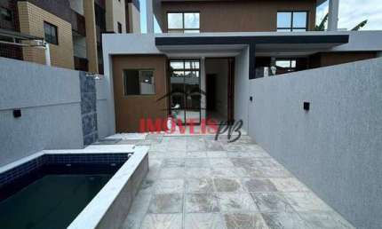 Casas nos bancários com 3 quartos sendo 1 suíte, com piscina.