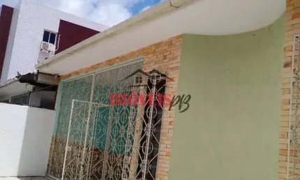 Casa solta no Jose Américo com 3 quartos e ótima localização