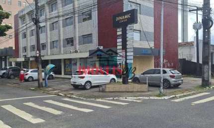 Sala comercial bem localizada no centro com 35 m², prédio com elevador