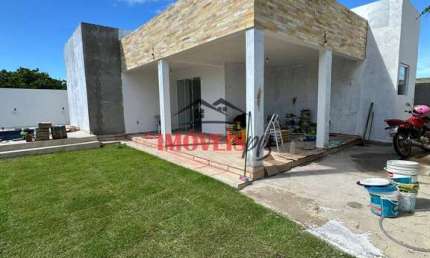 Casa de esquina toda solta na Praia do Amor, com excelente localização.