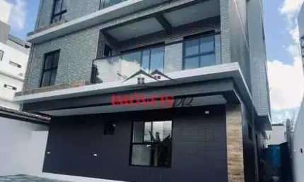 Cobertura nos bancários  com 3 quartos sendo 1 suíte, com área gourmet.