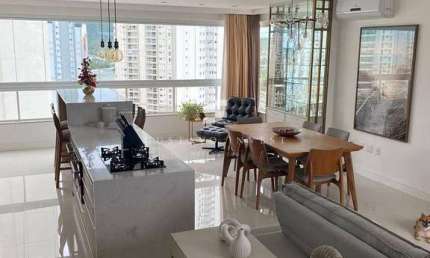 Apartamento à venda 4 Suítes, 2 vagas de garagem, Centro, Balneário Camboriú, SC - Royal Garden Res