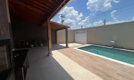 Casa iolada com 4 dormitórios no jardim imperador a 200 m do mar