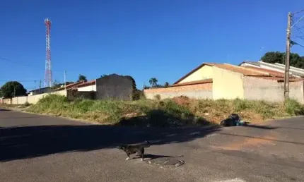 Lote de Esquina em Avenida na Região da Saída para Aragoiânia.