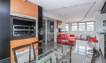 Apartamento 3 dormitórios com suíte e duas vagas no bairro Jardim Botânico.