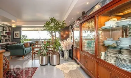 Apartamento à venda em Menino Deus com 103 m², 3 quartos, 1 suíte, 1 vaga