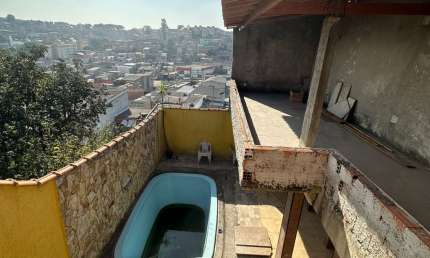 Casa à Venda em Itaquaquecetuba — Completa, com Piscina e Perto do Shopping!