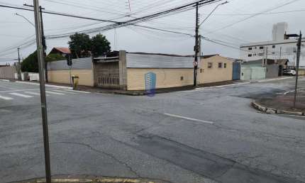 Terreno de esquina em local privilegiado no bairro São Vicente