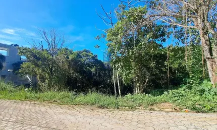 Terreno à venda na Rua Engenheiro João da Rocha Mello, 315 e 325, Cabeçudas, Itajaí