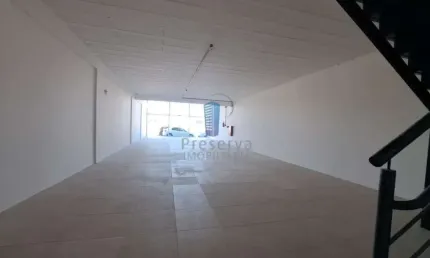 Sala Comercial com 290 m² na av. Gov. Adolfo Konder