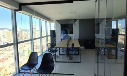 Casa comercial para alugar na Rua Cônego Thomaz Fontes, Centro, Itajaí
