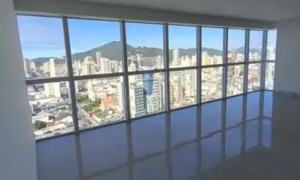Casa comercial para alugar na Rua Cônego Thomaz Fontes, Centro, Itajaí