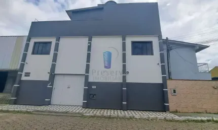 Casa triplex no bairro são judas com 1 suíte + 2 dormitórios