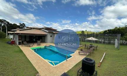 Casa de campo 100% mobiliada, condomínio fechado em Pinhalzinho!