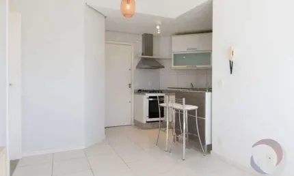 Imóvel para venda possui 56 metros quadrados com 1 quarto em Campeche - Florianópolis - SC