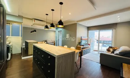 Um encantador apartamento à venda em florianópolis. com 66,44 m² de área privativa, este imóvel conta com 2 dormitórios, incluindo uma suíte, e uma varanda com churrasqueira para momentos inesquecívei